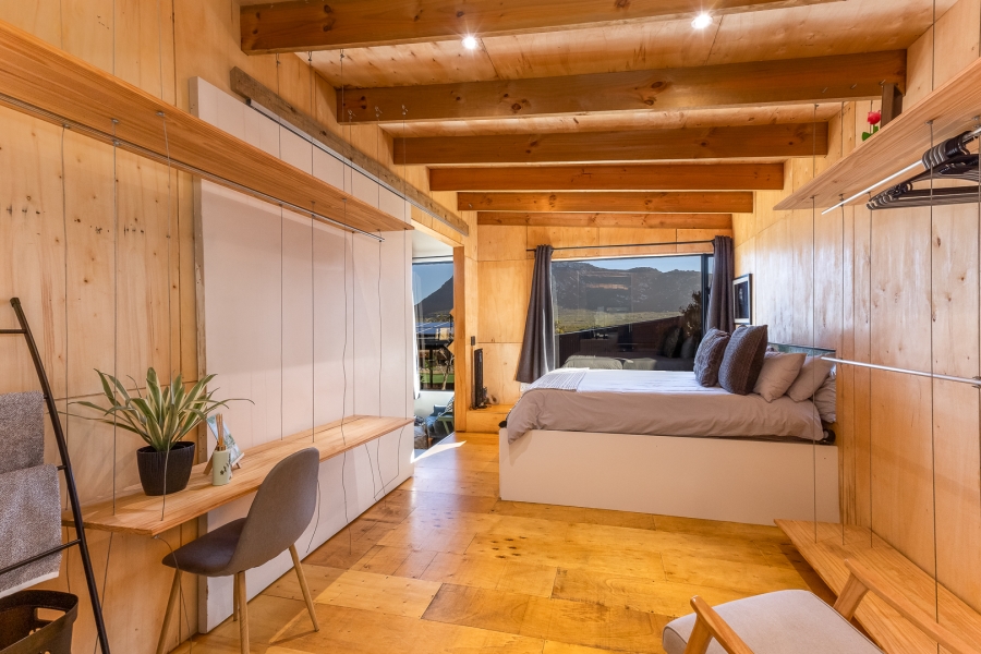 6 Bedroom Property for Sale in Pringle Bay Western Cape